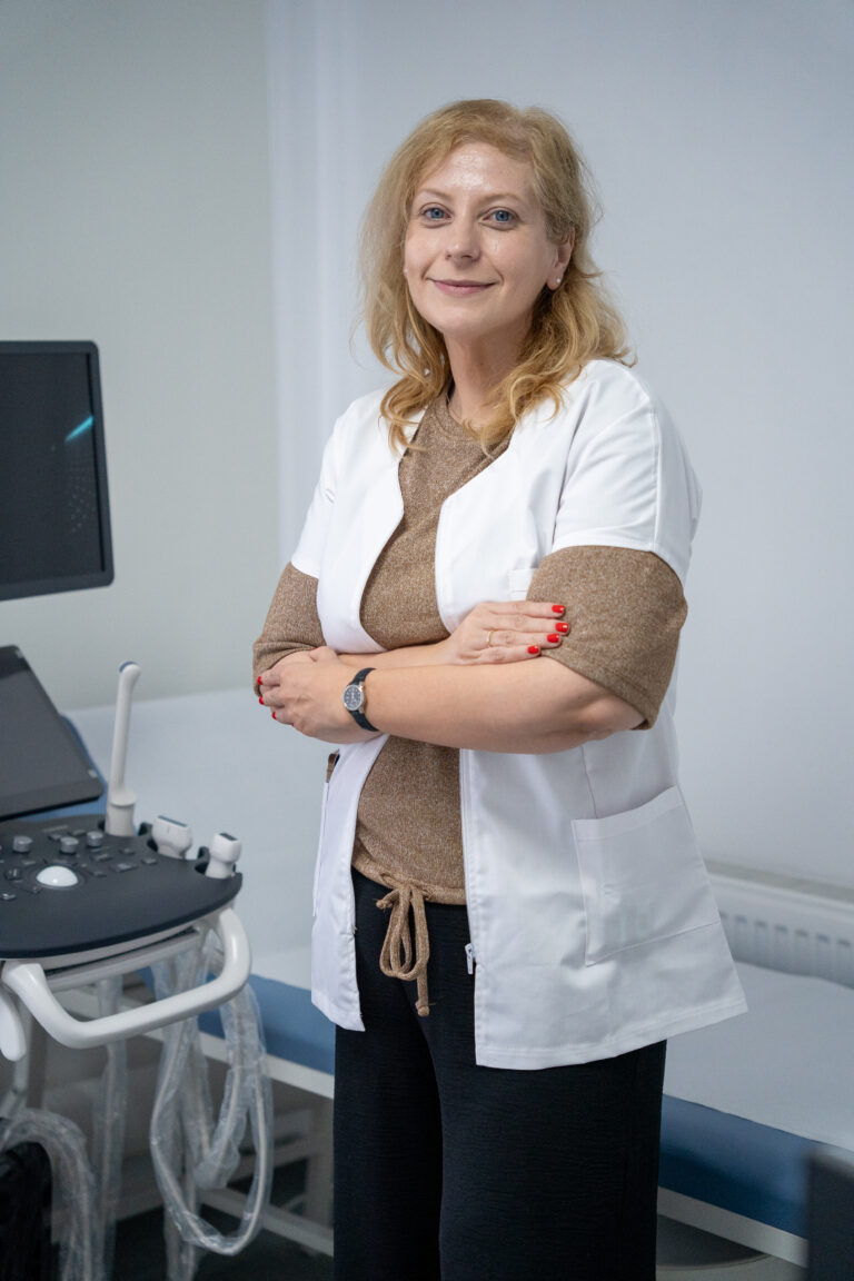 Dr. Avram Cristina